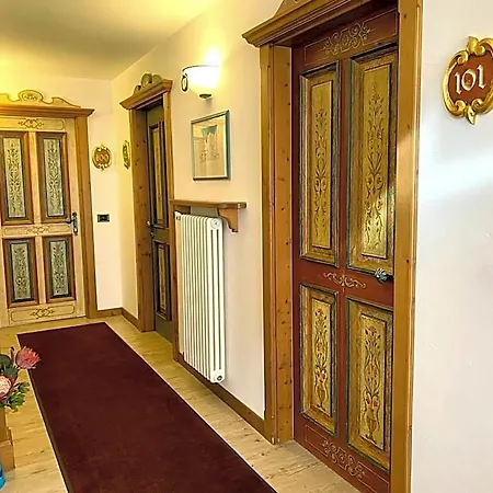 Garni Stella Alpina فندق كنازاي